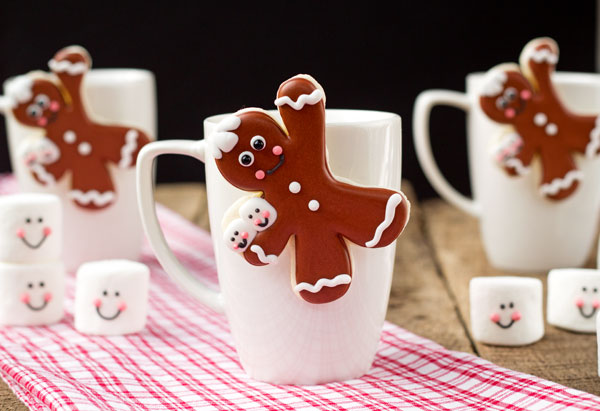 http://thebearfootbaker.com/wp-content/uploads/2013/07/Gingerbread-Men-Coffee-Cup-Cookies-thebearfootbaker.com_.jpg