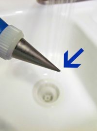 How to unclog an Icing Tip via thebearfootbaker.com