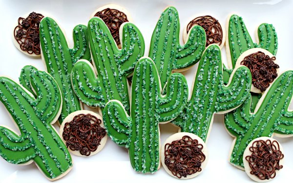 Cactus Cookies thebearfootbaker.com