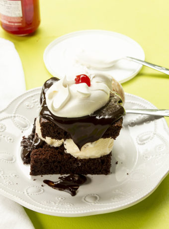 hot fudge cake, desserts, cake, chocolate, chocolate cake, fudge, ice cream, The Bearfoot Baker