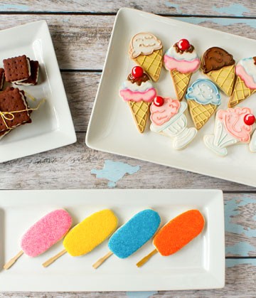 Ice-Cream-Cookies-Decorated-Sugar-Cookies-via-thebearfootbaker.com