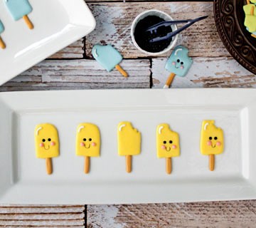 Easy-Popsicle-Royal-Icing-Transfers-thebearfootbaker.com_-(1)