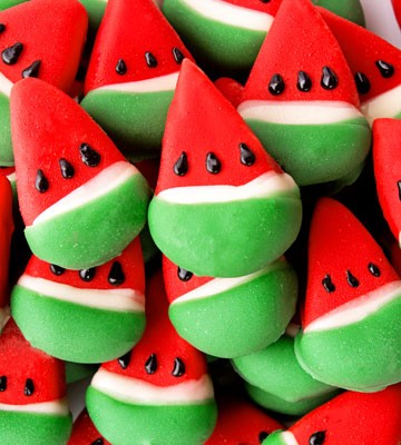 Watermelon Cake pops thebearfootbaker.com