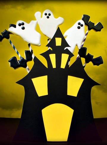 Haunted House Cookie Bouquet thebearfootbaker.com