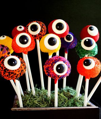 Monster Cake Pops with Royal Icing Eye via thebearfootbaker.com