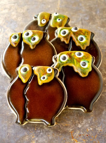 Cauldron Cookies via thebearfootbaker.com