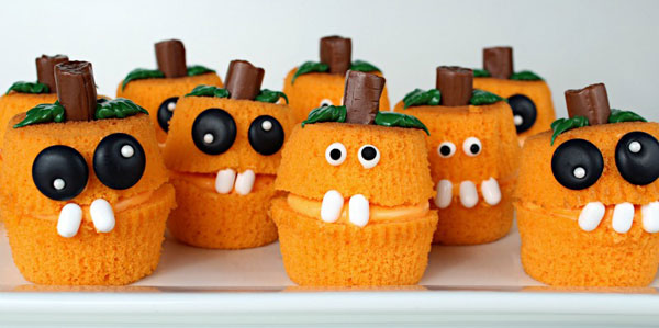 Fun-Halloween-Treats-Pumpkin-Jack-O-Lanters via thebearfootbaker.com