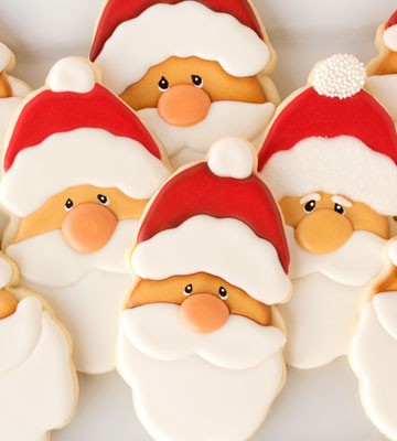 Santa Cookies via www.thebearfootbaker.com