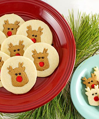 Simple Reindeer Cookies with www.thebearfootbaker.com