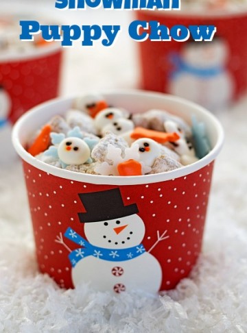 Snowman Puppy Chow via thebearfootbaker.com