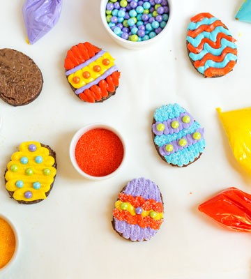 Easter Egg Brownies via www.thebearfootbaker.com
