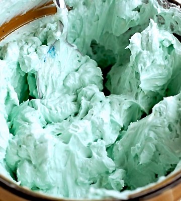 Swiss Meringue Buttercream Recipe via thebearfootbaker.com