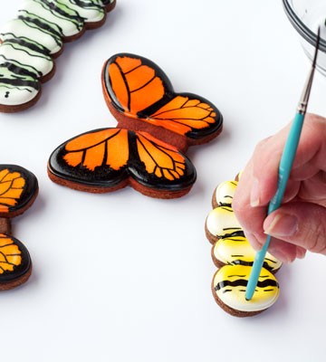 Easy Butterfly Cookies Decorated with Royal Icing-Tutorial thebearfootbaker.com