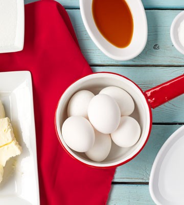 Italian-Buttercream-Recipe-via-www.thebearfootbaker.com