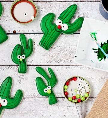 Cactus Cookies Tutorial with a Video via www.thebearfootbaker.com