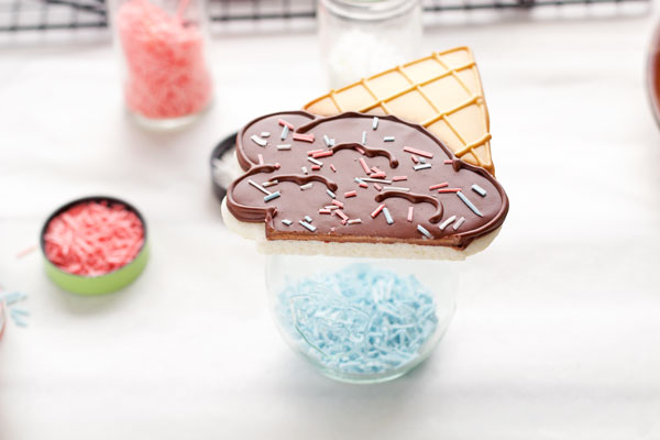 How to make Ice Cream Cone Cookies thebearfootbaker.com