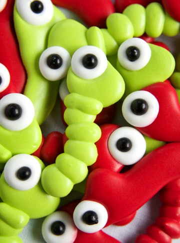 Worm Candy-Worm Royal Icing Transfer by thebearfootbaker.com