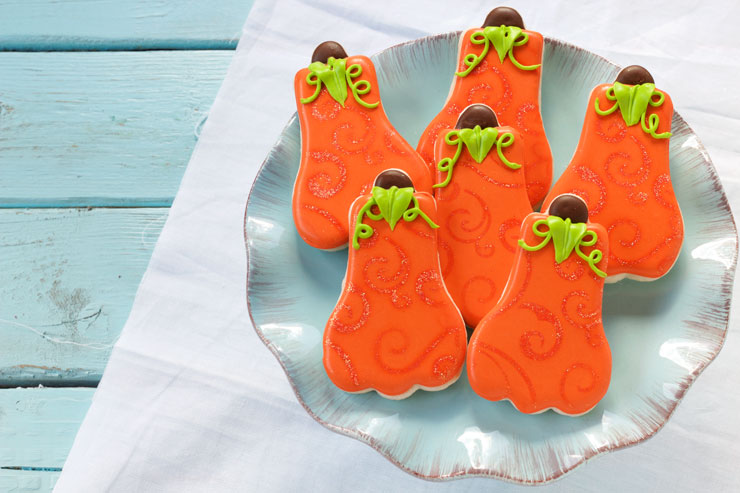 Decorated Pumpkin Cookies are Easy Sugar Cookies Decorated with Royal Icing via www.thebearfootbaker