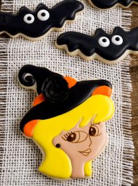 Witch Cookies for Halloween by thebearfootbaker.com