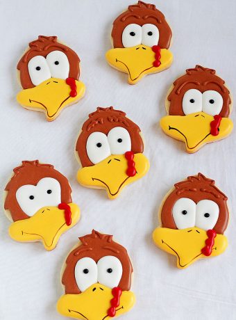 Make Cute Turkey Cookies with an Acorn Cookie Cutter. Follow this step by step tutorial and make some for Thanksgiving | The Bearfoot Baker