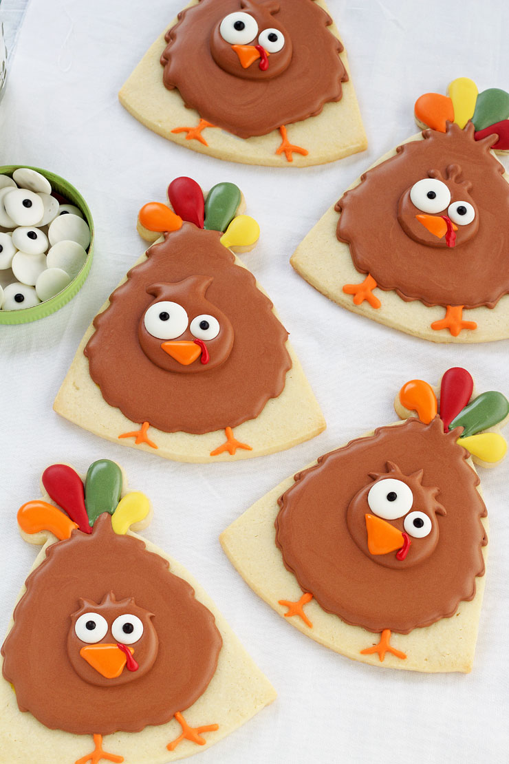 Simple Turkey Cookies - Thanksgiving Cookies are Sugar Cookies Decorated with Royal Icing www.thebearfootbaker.com