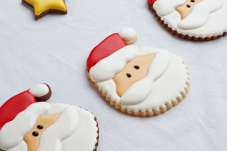 Easy Christmas Cookies for Santa - Sugar Cookies Decorated with Royal Icing- Simple cut out cookies to make for Santa this Christmas via www.thebearfootbaker.com