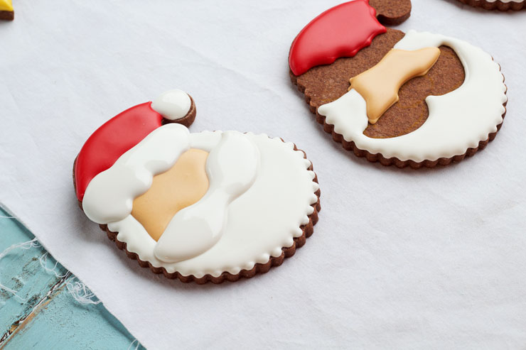 Easy Christmas Cookies for Santa - Sugar Cookies Decorated with Royal Icing- Simple cut out cookies to make for Santa this Christmas www.thebearfootbaker.com