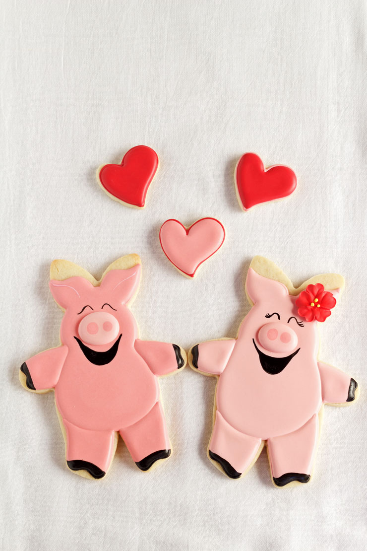 Easy Hogs and Kisses Cookies - Cut Out Sugar Cookies Decorated with Royal Icing via www.thebearfootbaker.com