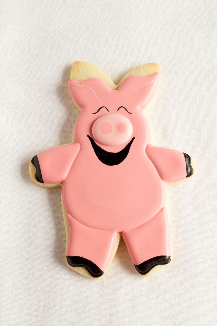 Hogs and Kisses Cookies - Easy Cut Out Sugar Cookies Decorated with Royal Icing with www.thebearfootbaker.com