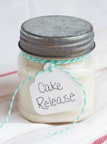 Really Easy Cake Release Recipe via www.thebearfootbaker.com