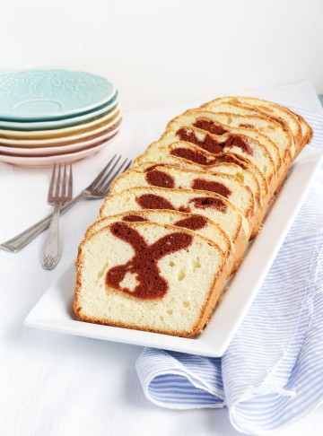 Simple Easter Cake - A Peekaboo Pound Cake with a Bunny Inside via www.thebearfootbaker.com