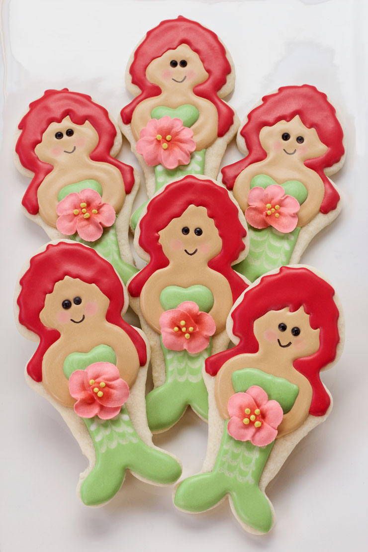 How to Make These Happy Little Mermaid Cookies via www.thebearfootbaker.com