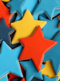 Make Really Simple Star Cookies for Father's Day with a Free Printable Tag via www.thebearfootbaker.com