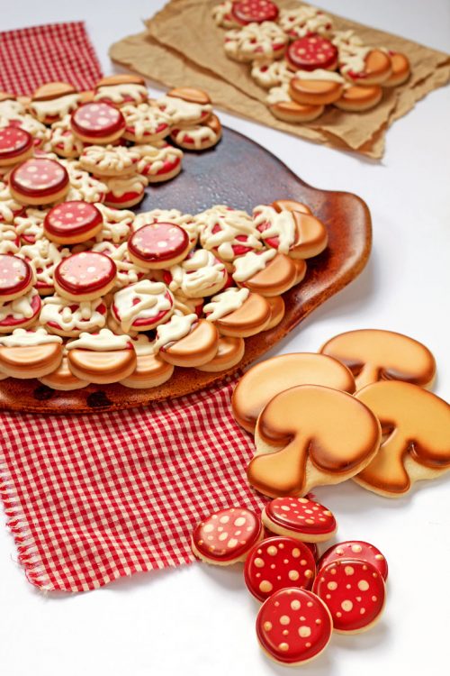 How to Make an Easy Pizza Cookie Platter - The Bearfoot Baker