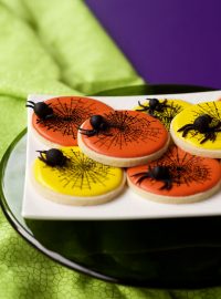 How to make Fun Fondant Spiders for Halloween | The Bearfoot Baker