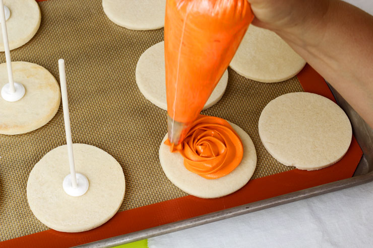 Simple Spooky Rose Cookies with Creepy Fondant Spiders | The Bearfoot Baker