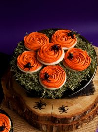 Spooky Rose Cookies with Creepy Fondant Spiders for Halloween | The Bearfoot Baker