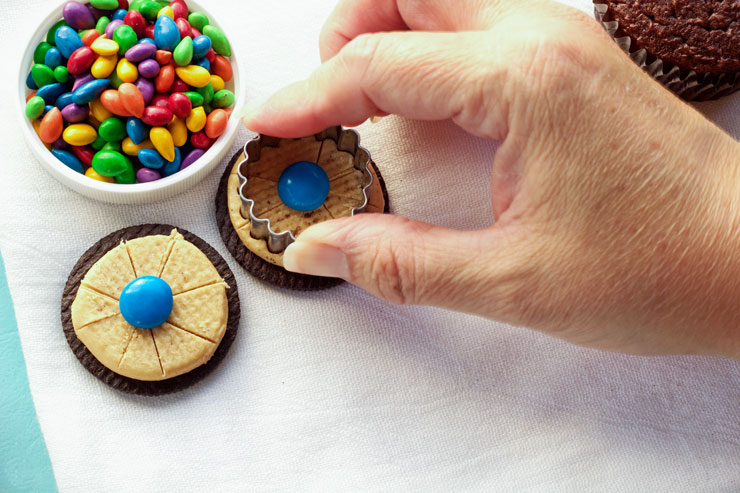 Chocolate Owl Cupcakes | The Bearfoot Baker