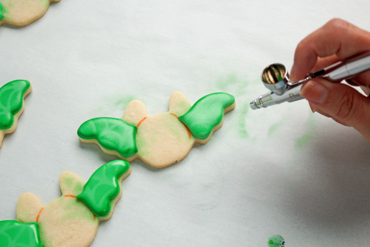 Simple Bat Cookies with Stenciled Wings | The Bearfoot Baker