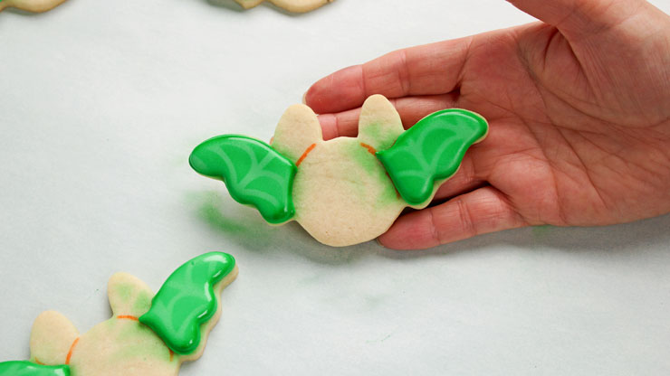 Simple Little Bat Cookies with Stenciled Wings | The Bearfoot Baker