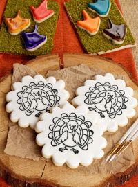 Give the Kids a Paint Your Own Cookie for Thanksgiving | The Bearfoot Baker