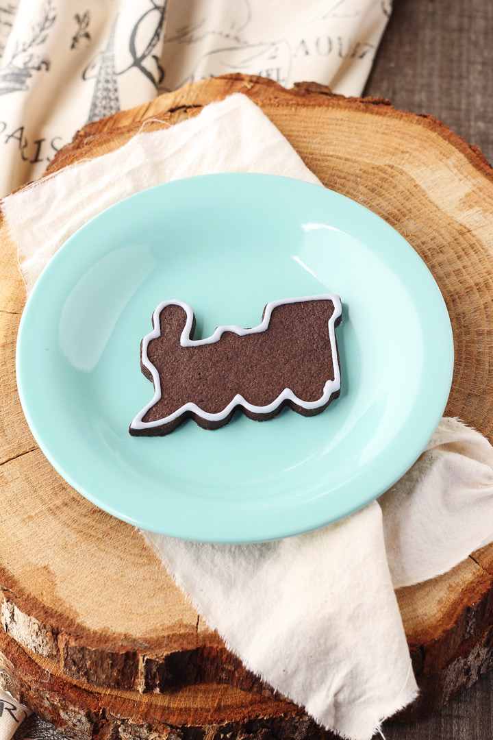 How to Make Rustic Train Cookies by Using a Stamp | The Bearfoot Baker