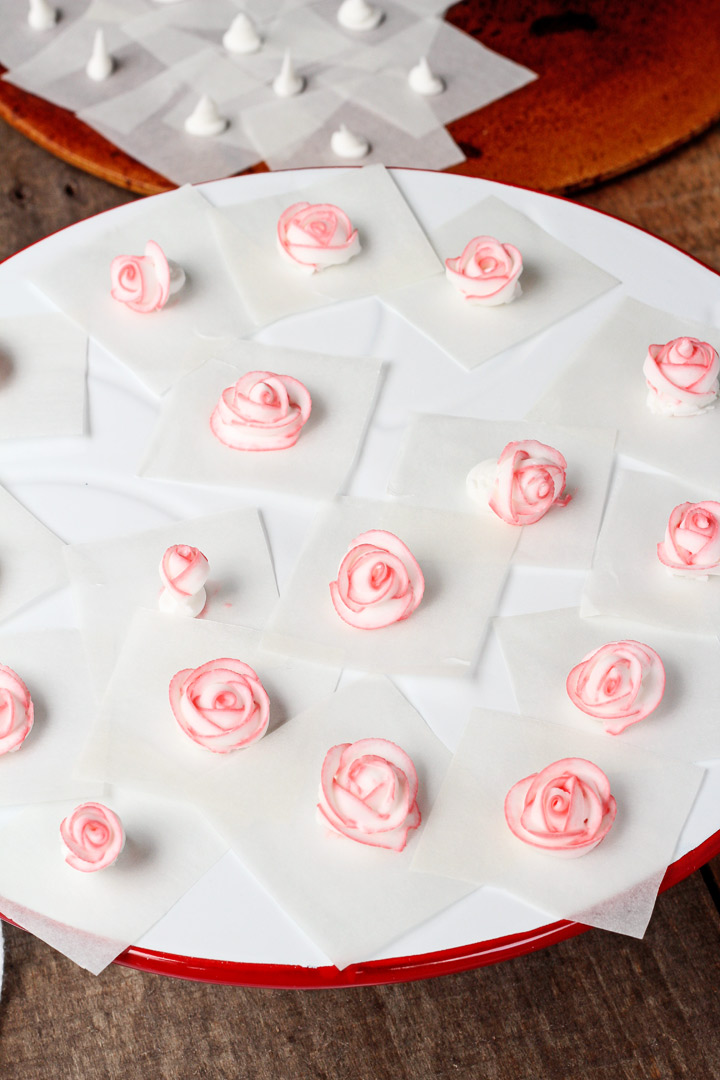 Royal Icing Roses-Tutorial with a how to Video | The Bearfoot Baker
