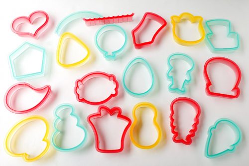 The Sugarbelle Shape Shifter Cookie Cutter Decorating Set Giveaway | The Bearfoot Baker