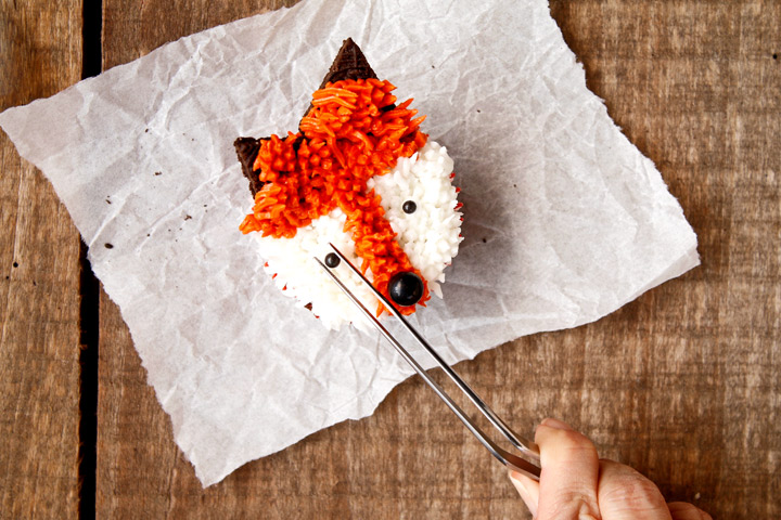 How to Make Cute Fox Cupcakes wit a How to Video | The Bearfoot Baker