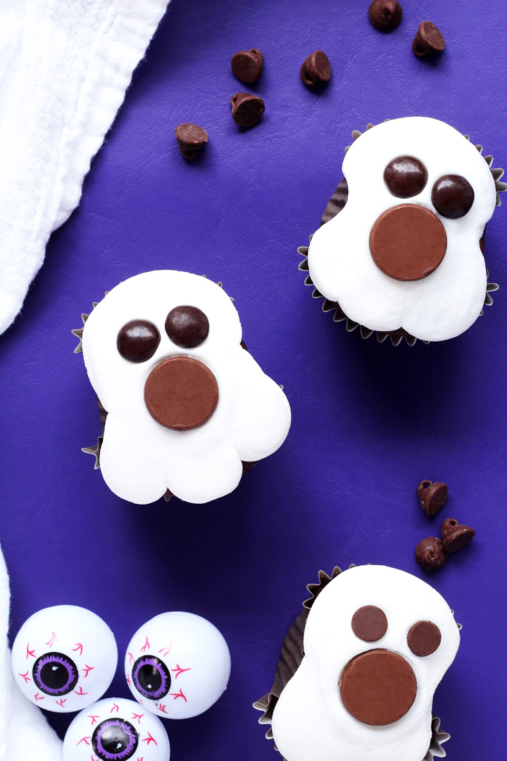 How to Make Spooky Ghost Cupcakes with a How to Video | The Bearfoot Baker
