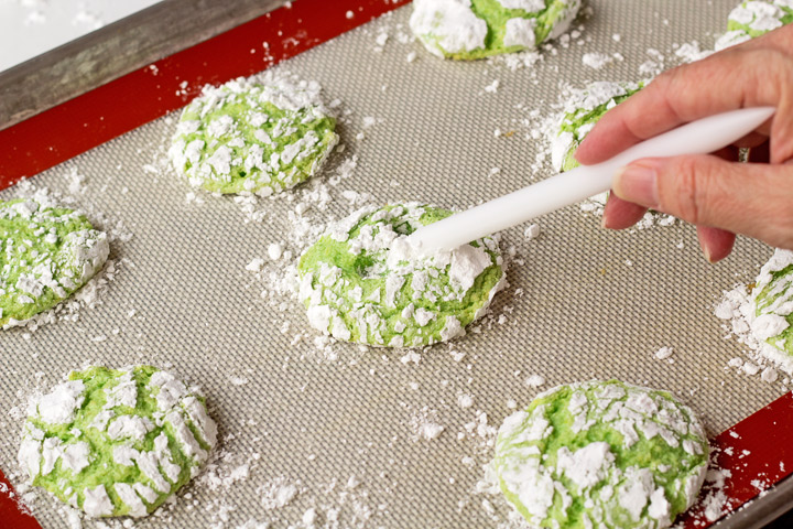 How to Make Grinch Cookies with a Video | The Bearfoot Baker