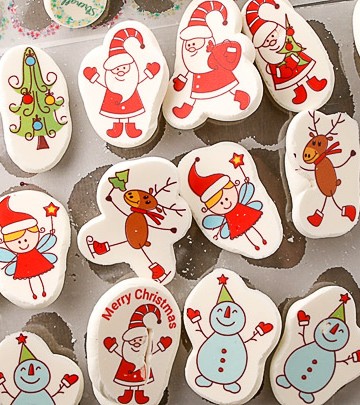 How to Make Cute Christmas Meringues with Sugar Stamps | The Bearfoot Baker