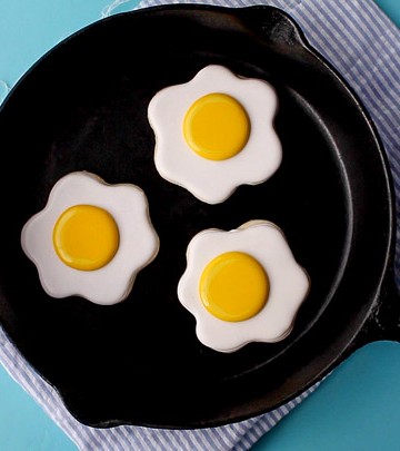 How to Make Decorated Egg Cookies with Royal Icing | The Bearfoot Baker