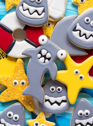 How to Make Hammerhead Shark Cookies with a Video | The Bearfoot Baker